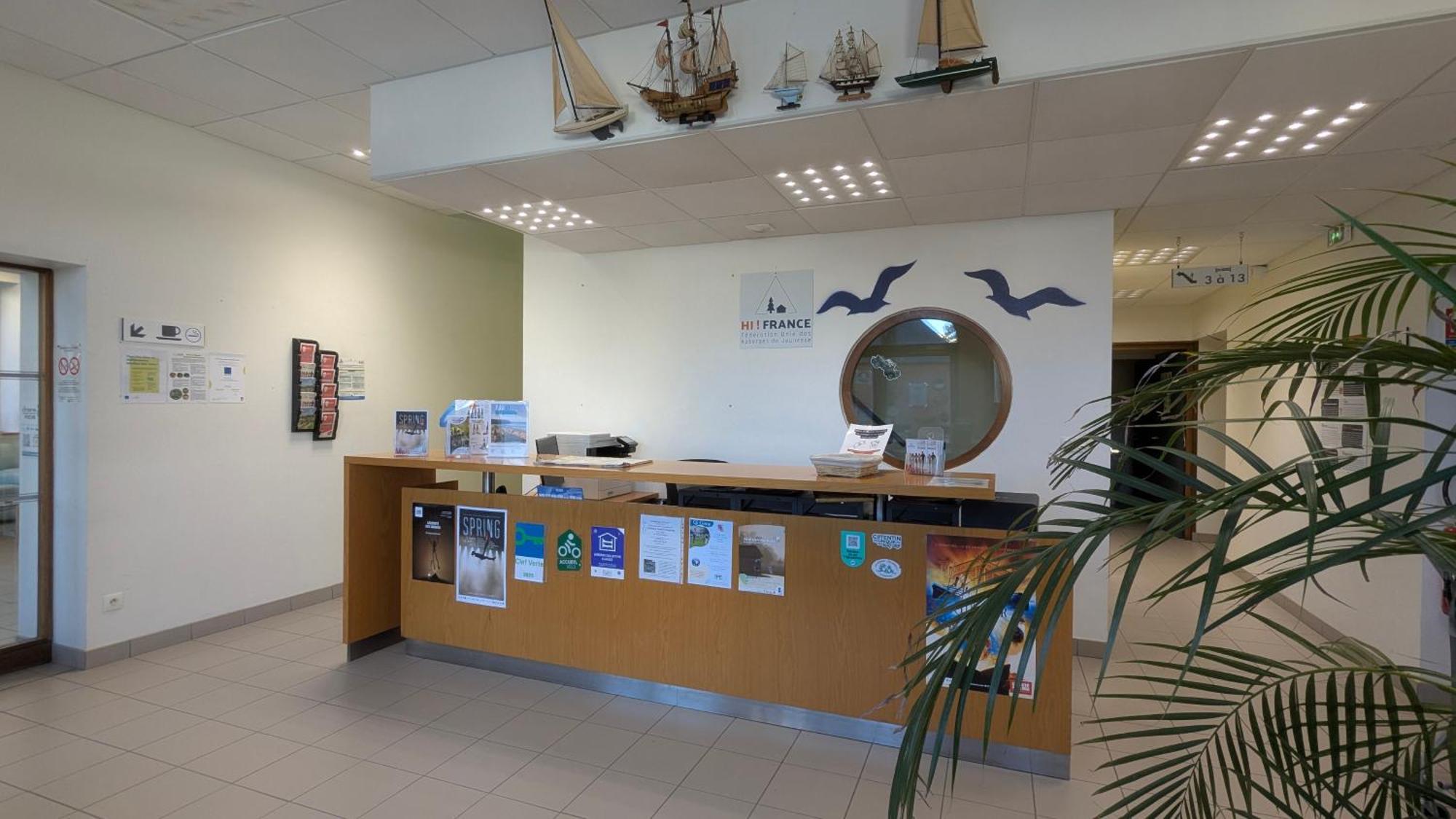 Auberge De Jeunesse Hi Cherbourg Bagian luar foto